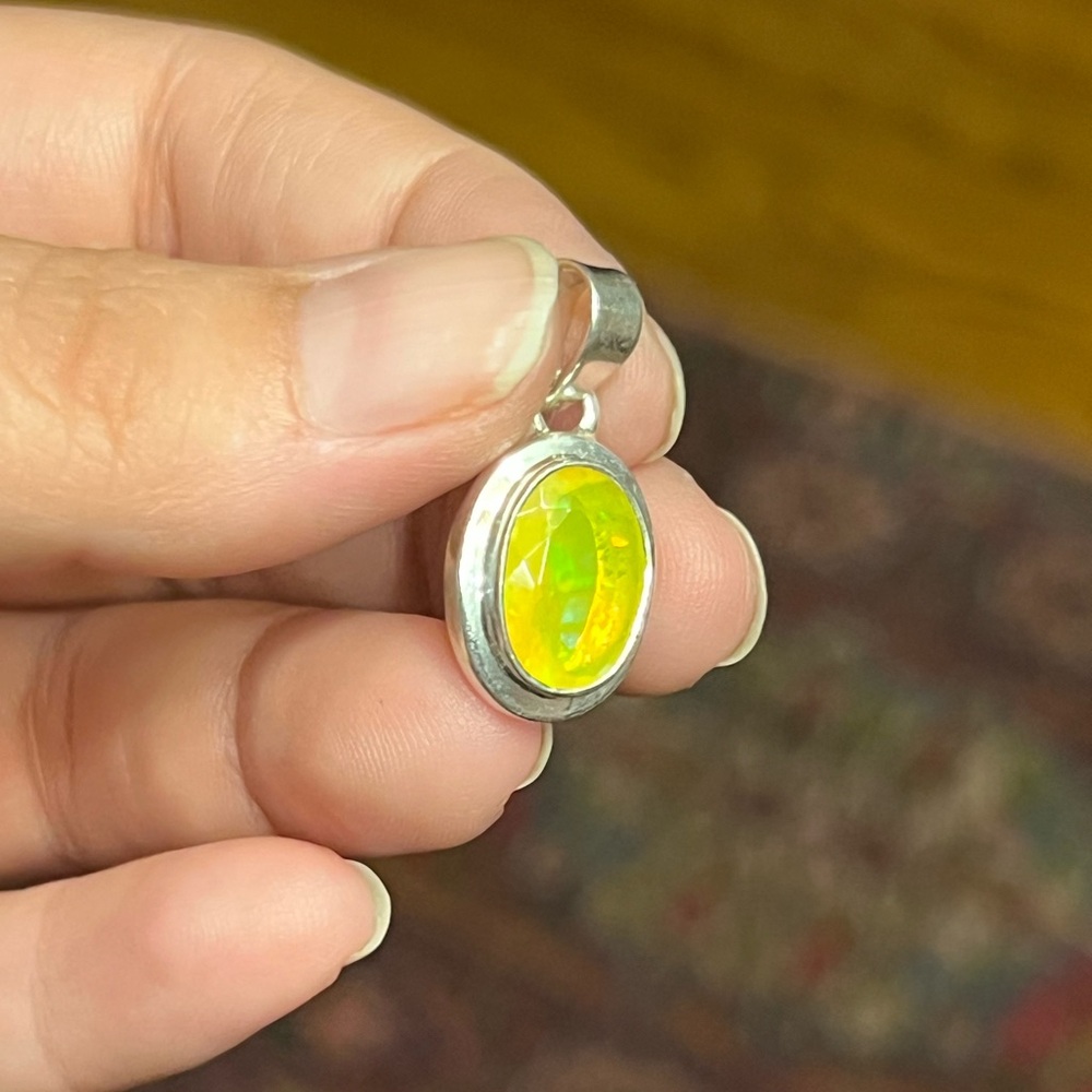 Dyed yellow opal sterling silver pendant - Picture 3 of 6